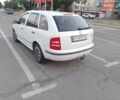 Белый Шкода Фабия, объемом двигателя 1.4 л и пробегом 319 тыс. км за 3000 $, фото 3 на Automoto.ua