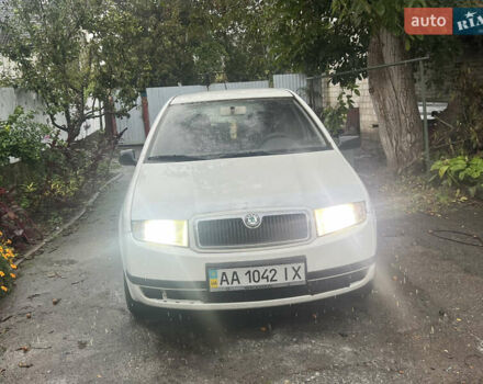 Белый Шкода Фабия, объемом двигателя 1.2 л и пробегом 303 тыс. км за 1800 $, фото 2 на Automoto.ua
