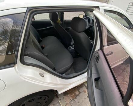 Шкода Фабия 2003 в Хмельницком на Automoto.ua Белый Шкода Фабия, объемом двигателя 1.4 л и пробегом 394 тыс. км за 2400 $, фото 10 на Automoto.ua