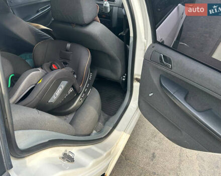 Білий Шкода Фабія, об'ємом двигуна 1.39 л та пробігом 290 тис. км за 3000 $, фото 36 на Automoto.ua