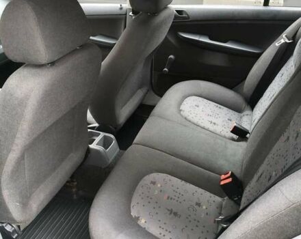 Белый Шкода Фабия, объемом двигателя 1.2 л и пробегом 271 тыс. км за 3450 $, фото 4 на Automoto.ua