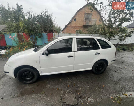 Белый Шкода Фабия, объемом двигателя 1.2 л и пробегом 303 тыс. км за 1800 $, фото 4 на Automoto.ua