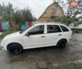 Белый Шкода Фабия, объемом двигателя 1.2 л и пробегом 303 тыс. км за 1800 $, фото 4 на Automoto.ua