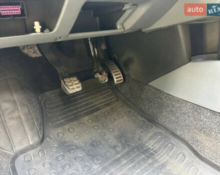 Белый Шкода Фабия, объемом двигателя 1.39 л и пробегом 290 тыс. км за 2500 $, фото 31 на Automoto.ua