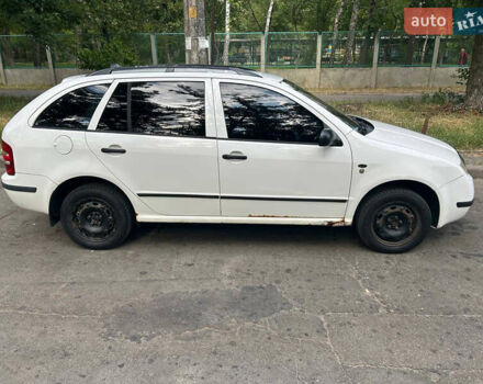 Білий Шкода Фабія, об'ємом двигуна 1.39 л та пробігом 290 тис. км за 3000 $, фото 2 на Automoto.ua