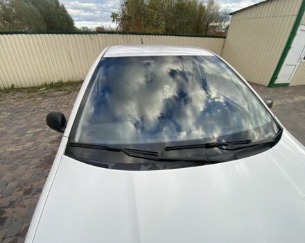 Шкода Фабия 2003 в Хмельницком на Automoto.ua Белый Шкода Фабия, объемом двигателя 1.4 л и пробегом 394 тыс. км за 2400 $, фото 12 на Automoto.ua