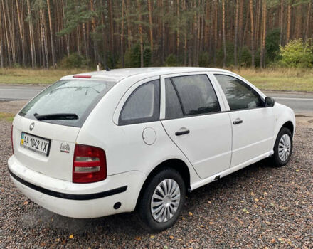 Белый Шкода Фабия, объемом двигателя 1.2 л и пробегом 320 тыс. км за 1650 $, фото 3 на Automoto.ua