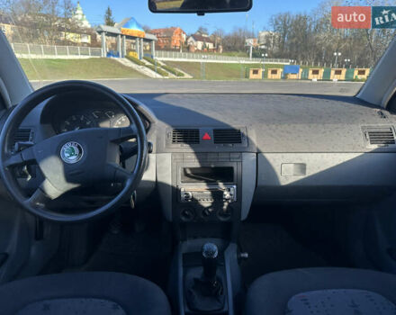 Белый Шкода Фабия, объемом двигателя 1.4 л и пробегом 270 тыс. км за 2999 $, фото 7 на Automoto.ua