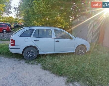 Білий Шкода Фабія, об'ємом двигуна 1.2 л та пробігом 275 тис. км за 1950 $, фото 7 на Automoto.ua