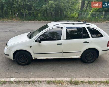 Білий Шкода Фабія, об'ємом двигуна 1.39 л та пробігом 290 тис. км за 3000 $, фото 7 на Automoto.ua