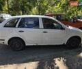 Белый Шкода Фабия, объемом двигателя 1.2 л и пробегом 132 тыс. км за 1500 $, фото 1 на Automoto.ua