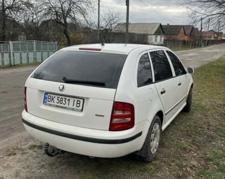 Белый Шкода Фабия, объемом двигателя 1.4 л и пробегом 374 тыс. км за 2800 $, фото 2 на Automoto.ua