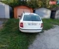 Білий Шкода Фабія, об'ємом двигуна 1.2 л та пробігом 275 тис. км за 1950 $, фото 4 на Automoto.ua