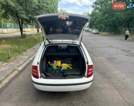 Білий Шкода Фабія, об'ємом двигуна 1.39 л та пробігом 290 тис. км за 3000 $, фото 34 на Automoto.ua