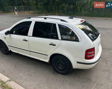 Білий Шкода Фабія, об'ємом двигуна 1.39 л та пробігом 290 тис. км за 3000 $, фото 6 на Automoto.ua