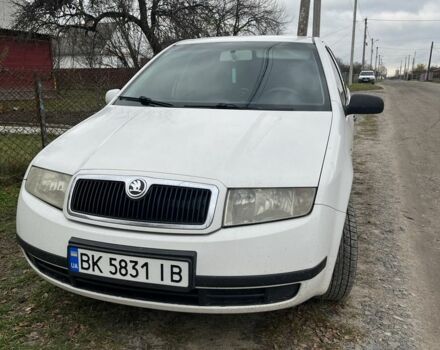 Белый Шкода Фабия, объемом двигателя 1.4 л и пробегом 374 тыс. км за 2800 $, фото 1 на Automoto.ua