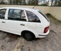 Шкода Фабия 2003 в Хмельницком на Automoto.ua Белый Шкода Фабия, объемом двигателя 1.4 л и пробегом 394 тыс. км за 2400 $, фото 5 на Automoto.ua
