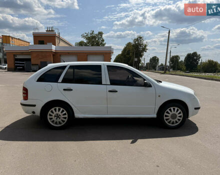 Белый Шкода Фабия, объемом двигателя 1.4 л и пробегом 250 тыс. км за 2200 $, фото 6 на Automoto.ua