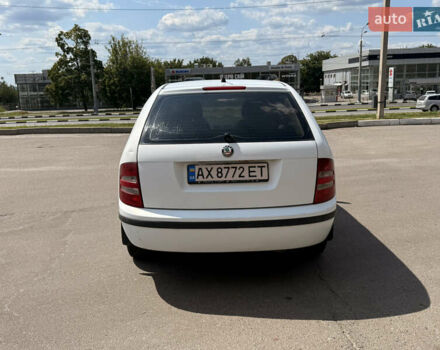 Білий Шкода Фабія, об'ємом двигуна 1.4 л та пробігом 250 тис. км за 2200 $, фото 3 на Automoto.ua