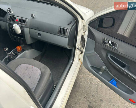 Білий Шкода Фабія, об'ємом двигуна 1.39 л та пробігом 290 тис. км за 3000 $, фото 37 на Automoto.ua