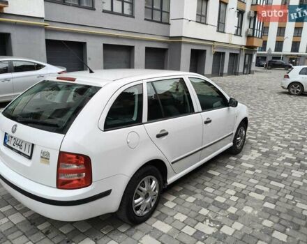 Белый Шкода Фабия, объемом двигателя 1.2 л и пробегом 271 тыс. км за 3450 $, фото 3 на Automoto.ua