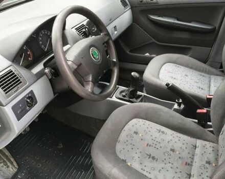 Белый Шкода Фабия, объемом двигателя 1.2 л и пробегом 271 тыс. км за 3450 $, фото 6 на Automoto.ua