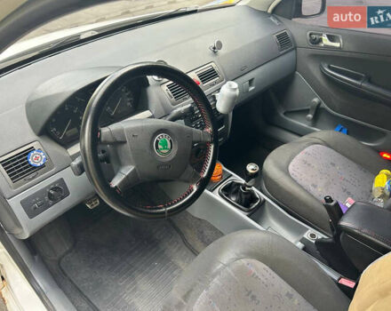 Білий Шкода Фабія, об'ємом двигуна 1.39 л та пробігом 290 тис. км за 3000 $, фото 30 на Automoto.ua