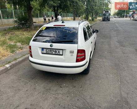 Білий Шкода Фабія, об'ємом двигуна 1.39 л та пробігом 290 тис. км за 3000 $, фото 4 на Automoto.ua