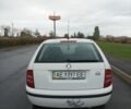 Белый Шкода Фабия, объемом двигателя 1.2 л и пробегом 309 тыс. км за 2800 $, фото 1 на Automoto.ua