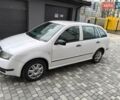 Белый Шкода Фабия, объемом двигателя 1.2 л и пробегом 271 тыс. км за 3400 $, фото 1 на Automoto.ua