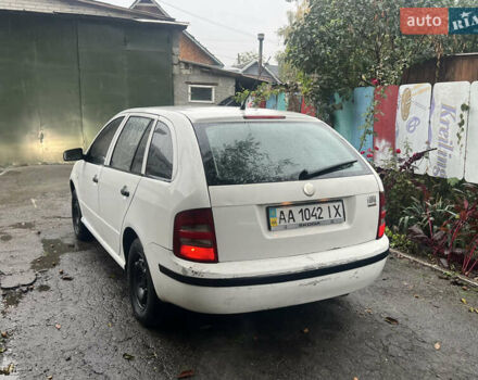 Белый Шкода Фабия, объемом двигателя 1.2 л и пробегом 303 тыс. км за 1800 $, фото 5 на Automoto.ua