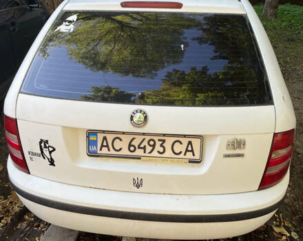 Белый Шкода Фабия, объемом двигателя 1.2 л и пробегом 330 тыс. км за 200 $, фото 10 на Automoto.ua