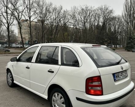 Белый Шкода Фабия, объемом двигателя 1.9 л и пробегом 300 тыс. км за 1750 $, фото 1 на Automoto.ua