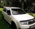 Белый Шкода Фабия, объемом двигателя 1.2 л и пробегом 270 тыс. км за 2950 $, фото 1 на Automoto.ua