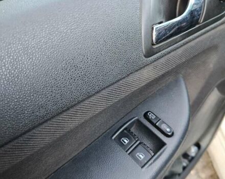 Белый Шкода Фабия, объемом двигателя 1.4 л и пробегом 257 тыс. км за 3000 $, фото 8 на Automoto.ua