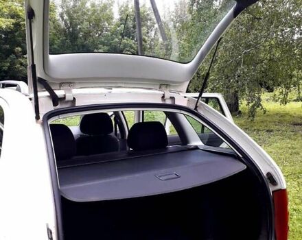 Білий Шкода Фабія, об'ємом двигуна 1.2 л та пробігом 266 тис. км за 4000 $, фото 26 на Automoto.ua