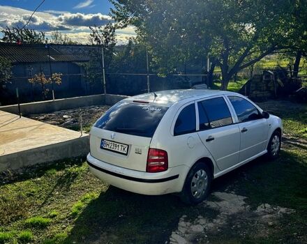 Белый Шкода Фабия, объемом двигателя 1.2 л и пробегом 235 тыс. км за 2900 $, фото 4 на Automoto.ua