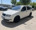 Білий Шкода Фабія, об'ємом двигуна 1.2 л та пробігом 325 тис. км за 2800 $, фото 1 на Automoto.ua