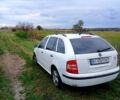Белый Шкода Фабия, объемом двигателя 1.2 л и пробегом 350 тыс. км за 3500 $, фото 4 на Automoto.ua