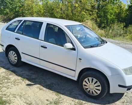 Белый Шкода Фабия, объемом двигателя 1.4 л и пробегом 312 тыс. км за 2900 $, фото 2 на Automoto.ua