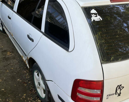 Белый Шкода Фабия, объемом двигателя 1.2 л и пробегом 330 тыс. км за 200 $, фото 6 на Automoto.ua