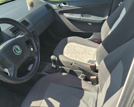 Белый Шкода Фабия, объемом двигателя 1.4 л и пробегом 312 тыс. км за 2900 $, фото 6 на Automoto.ua