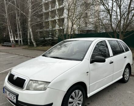 Белый Шкода Фабия, объемом двигателя 1.9 л и пробегом 300 тыс. км за 1750 $, фото 2 на Automoto.ua