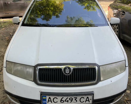 Белый Шкода Фабия, объемом двигателя 1.2 л и пробегом 330 тыс. км за 200 $, фото 1 на Automoto.ua