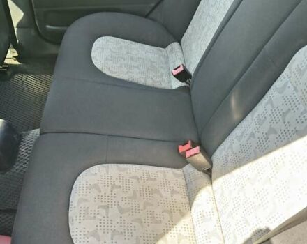 Белый Шкода Фабия, объемом двигателя 1.4 л и пробегом 312 тыс. км за 2900 $, фото 2 на Automoto.ua