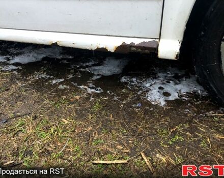 Белый Шкода Фабия, объемом двигателя 1.2 л и пробегом 320 тыс. км за 2400 $, фото 8 на Automoto.ua