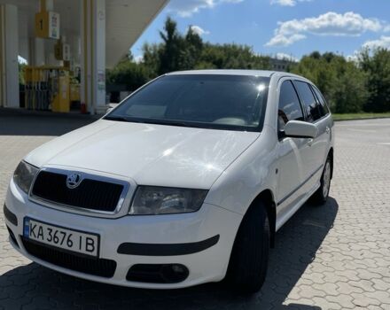 Білий Шкода Фабія, об'ємом двигуна 1.4 л та пробігом 320 тис. км за 3850 $, фото 4 на Automoto.ua