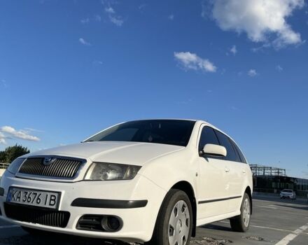 Білий Шкода Фабія, об'ємом двигуна 1.4 л та пробігом 320 тис. км за 3850 $, фото 1 на Automoto.ua
