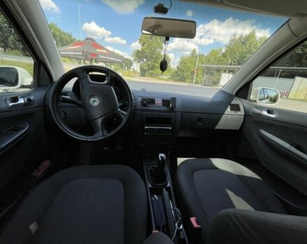Білий Шкода Фабія, об'ємом двигуна 1.4 л та пробігом 320 тис. км за 3850 $, фото 11 на Automoto.ua