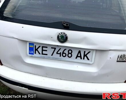 Белый Шкода Фабия, объемом двигателя 1.2 л и пробегом 320 тыс. км за 2400 $, фото 4 на Automoto.ua
